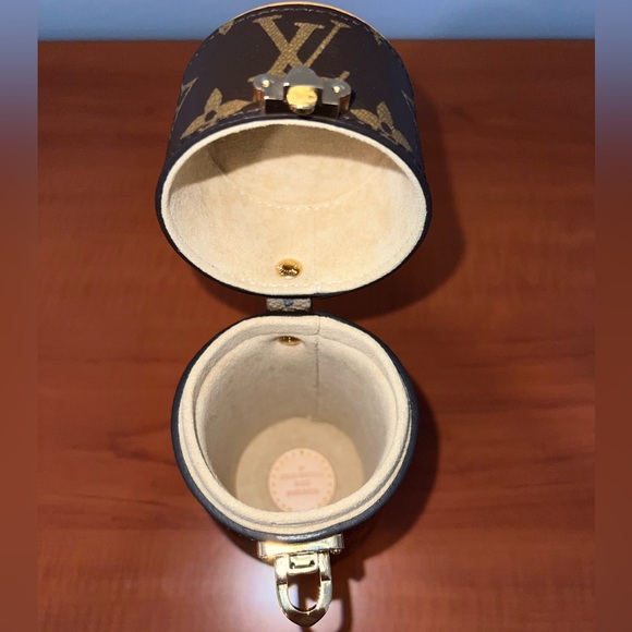 Louis Vuitton 100ml Perfume Travel Case in Monogram - Picture 4 of 7